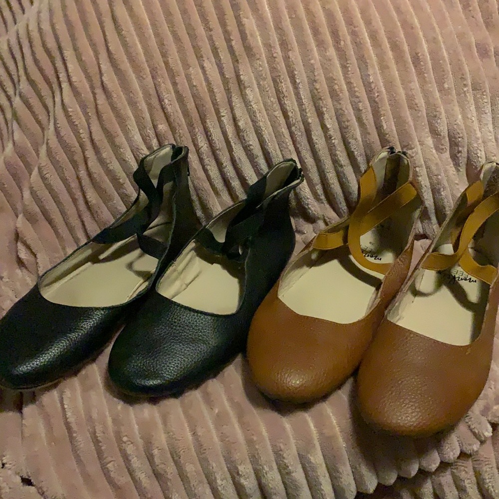 Two pair black and brown Monkey Feet 39/8